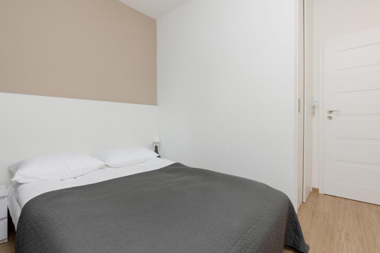Roomy Apartment Oczapowskiego In Bielany By Noclegi Renters Warsawa Bagian luar foto